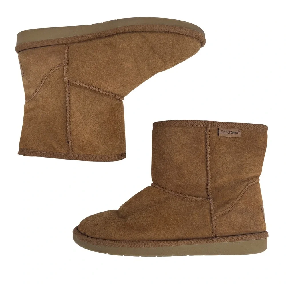 Minnetonka‎ Brown Suede Sheepskin Lined Short Ankle Boots Women's Size 8